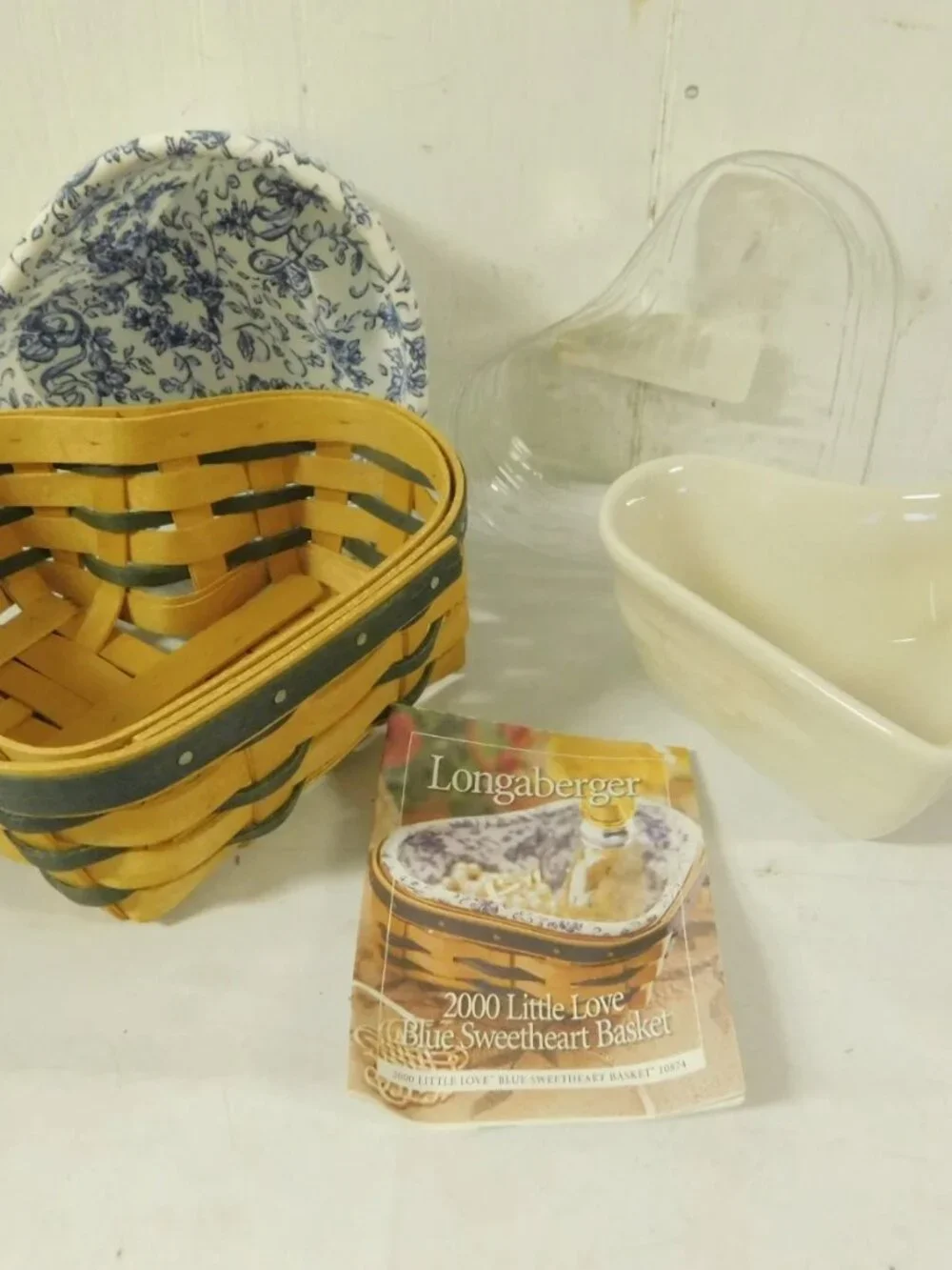 *** Longaberger Little Love Sweetheart Basket & Mini Heart Dish & Candle Set ***